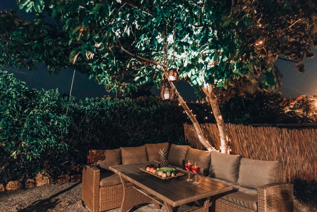 Villa Aspasia With Private Jacuzzi - Oasis Resort Kokkinos Pyrgos Exterior foto