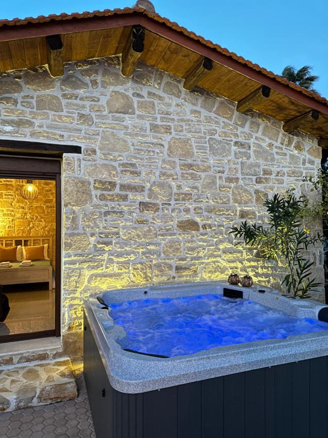 Villa Aspasia With Private Jacuzzi - Oasis Resort Kokkinos Pyrgos Exterior foto